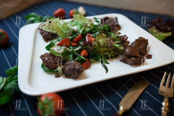 Salat aus Hühnerleber