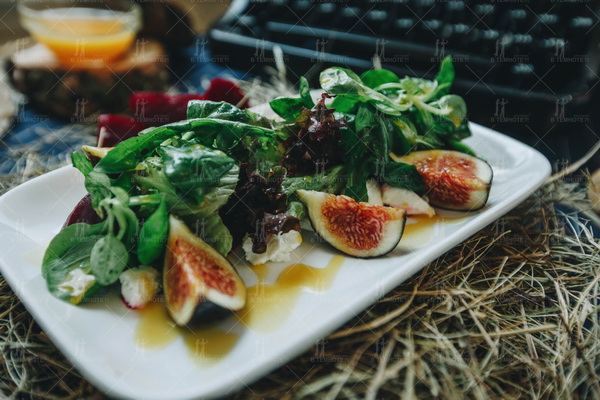 Salat aus jungen Rüben