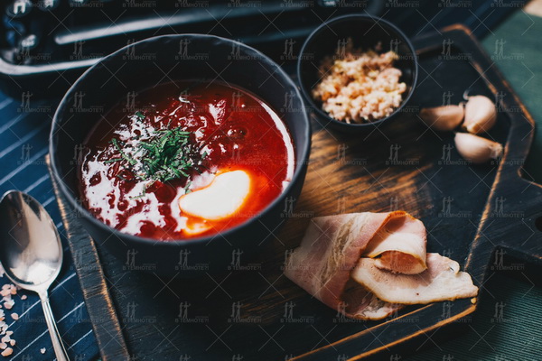 «Borsch» with bacon and garlic
