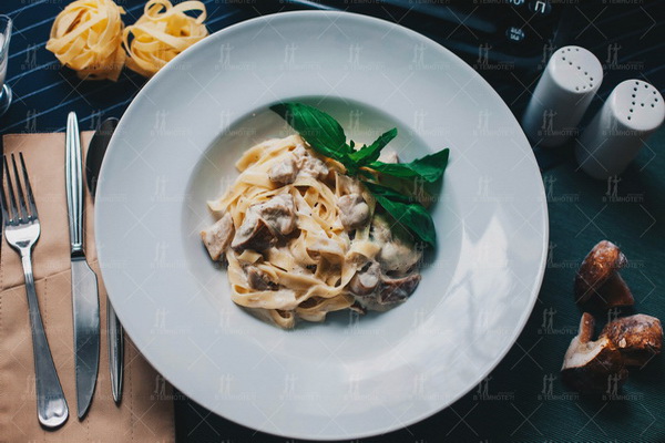 Fettuccine mit Steinpilzen