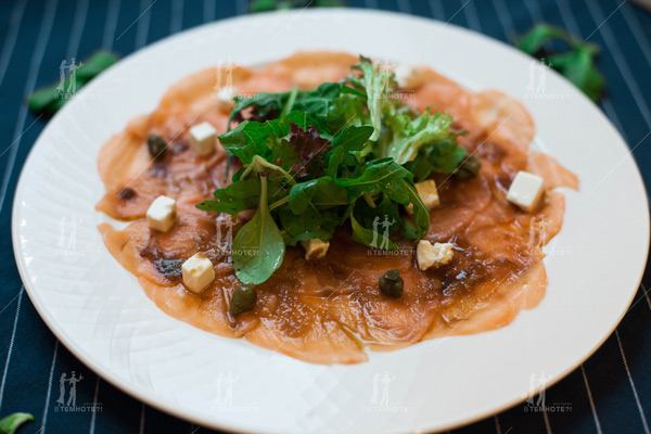 “Carpaccio” aus Lachs
