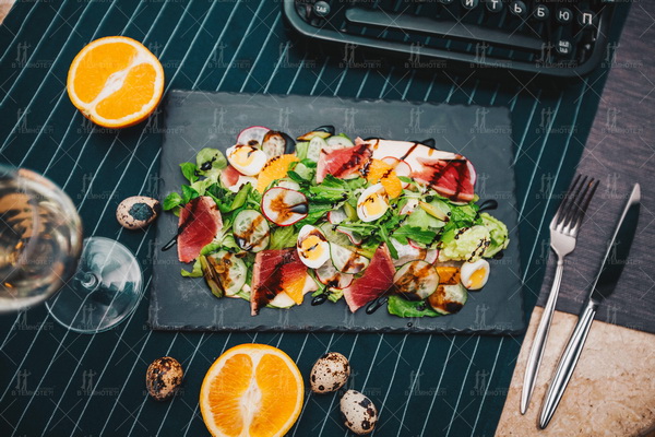 Salad with fried tuna